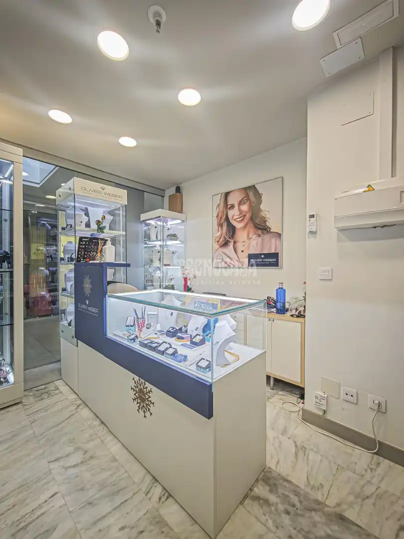 Commercial properties for sale in Arona  with Air Conditioner, Furnished and Alarm