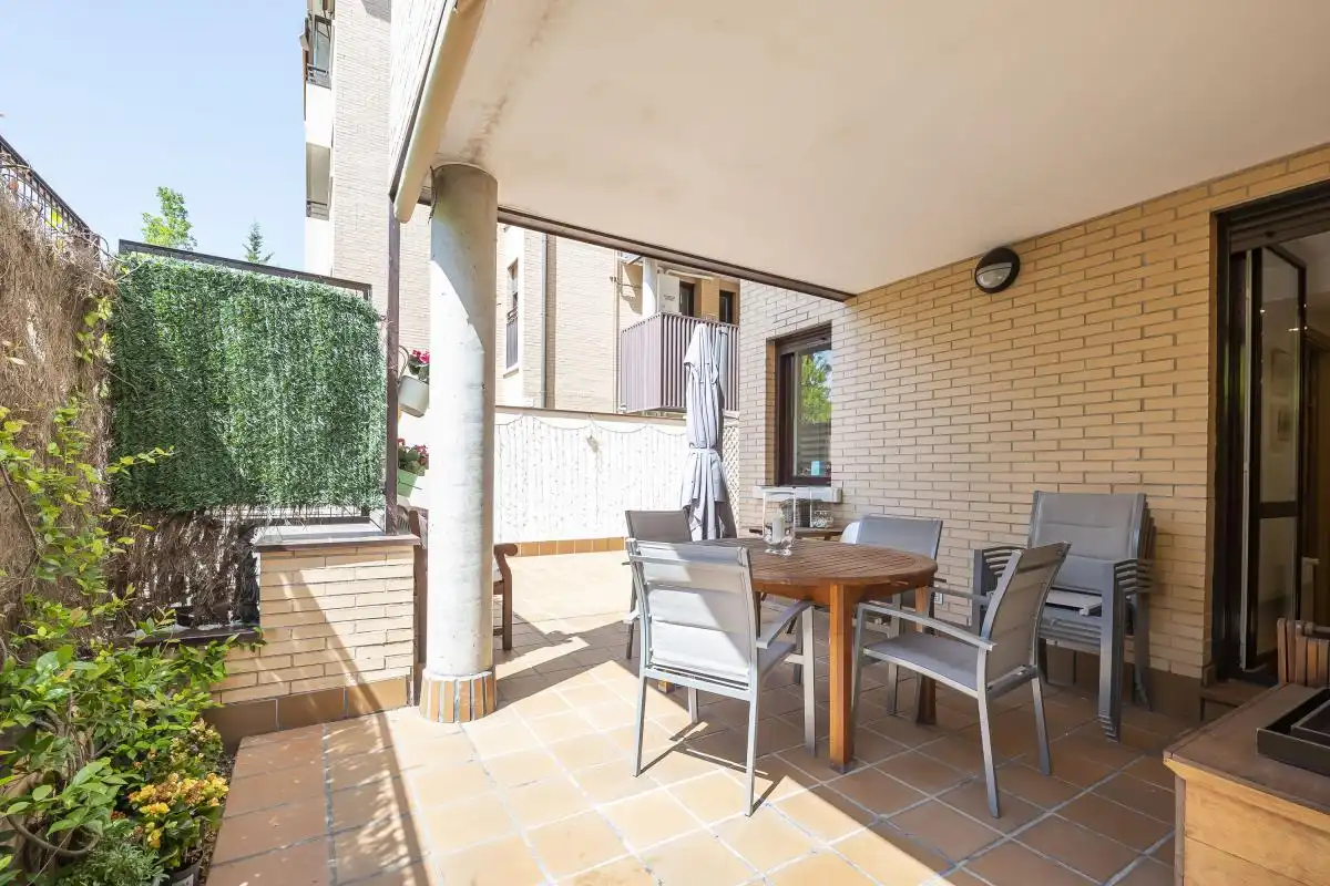 Terraza de Planta baja en venta en Pozuelo de Alarcón con Aire acondicionado, Calefacción y Jardín privado