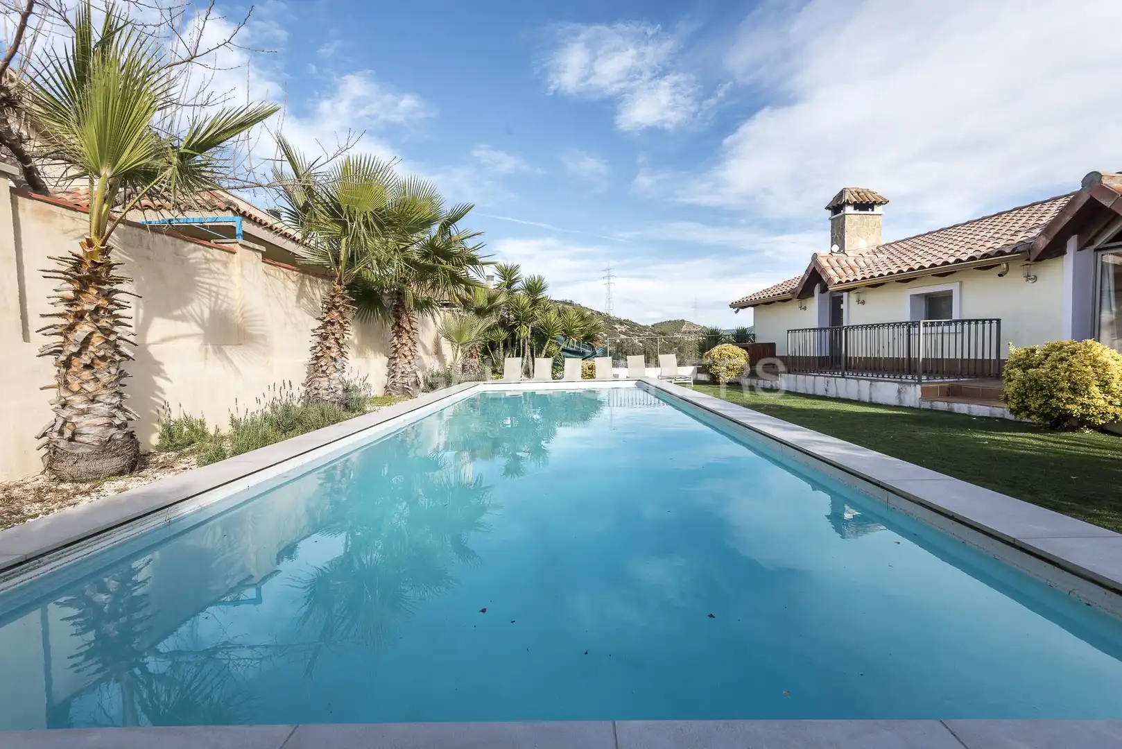 Piscina de Casa o chalet de alquiler en Olivella con Aire acondicionado, Calefacción y Jardín privado