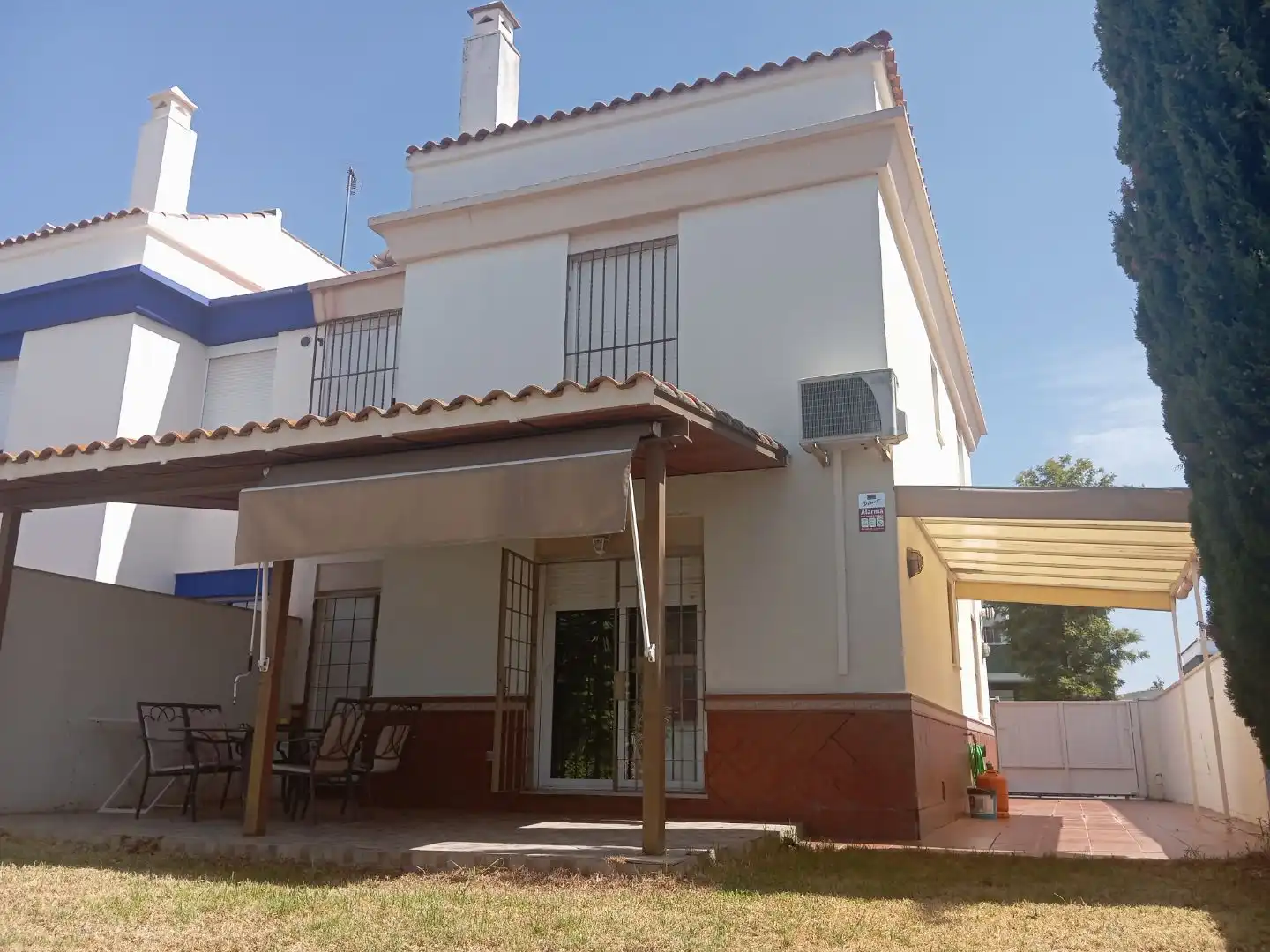 Villa avec jardin à vendre à Calle San Juan de Aznalfarache 8