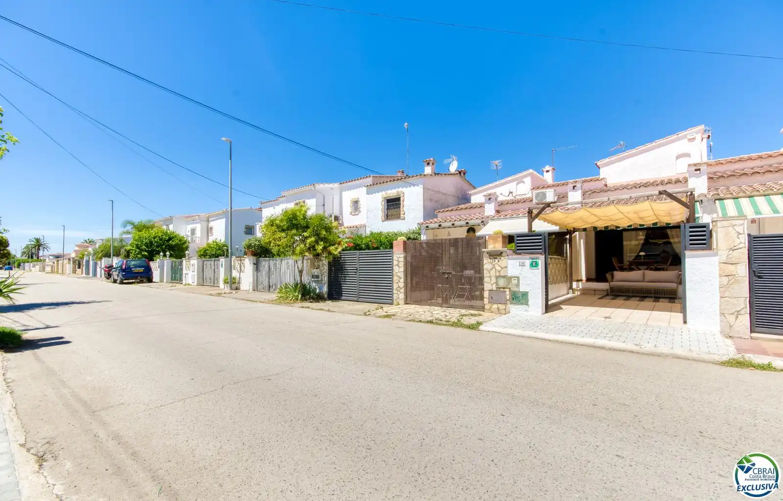 Vista exterior de Casa o xalet en venda en Garrigàs amb Terrassa i Moblat