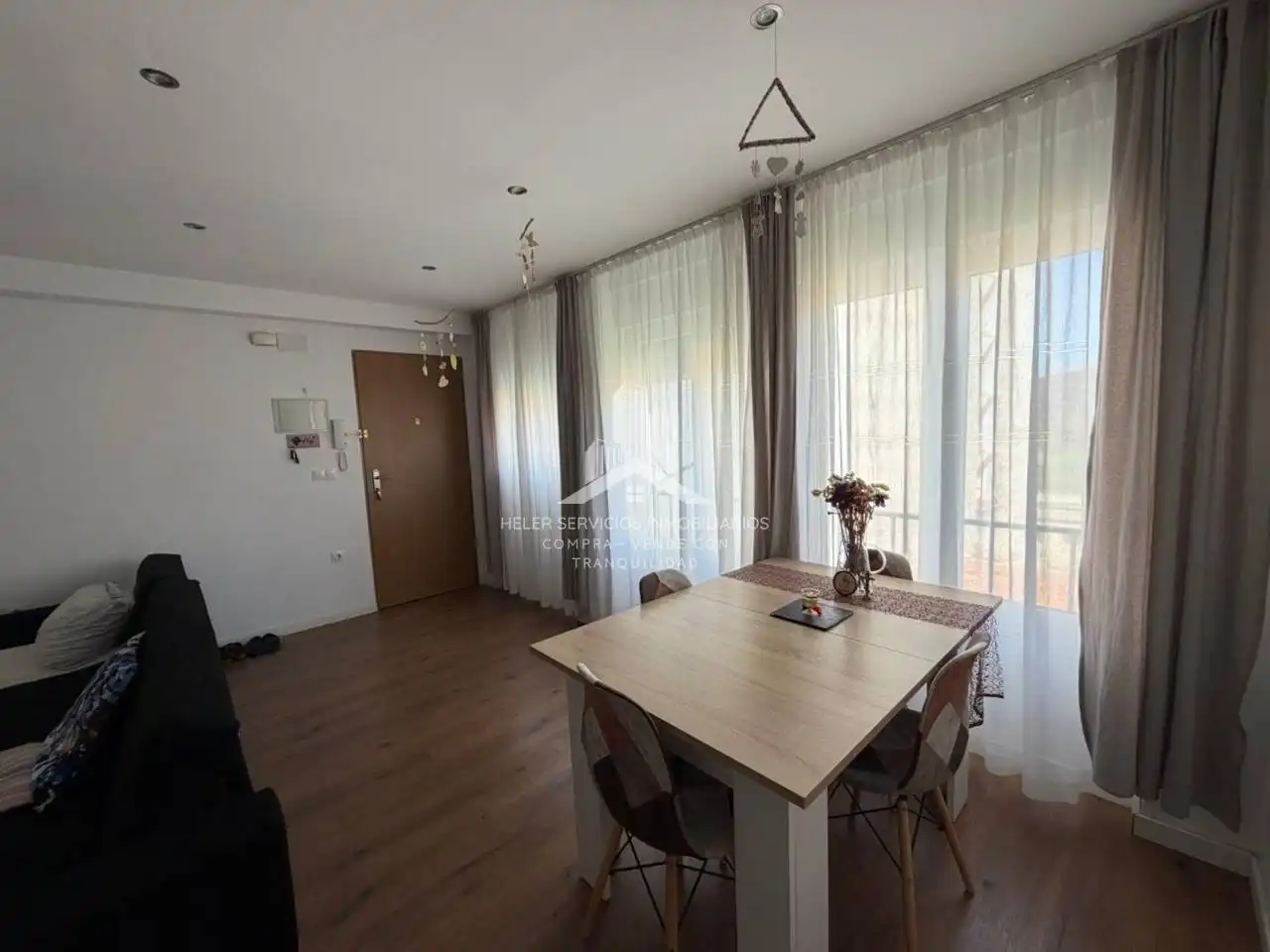 Piso con terraza en venta en Plaza Dolçainer de Tales, imagen 2