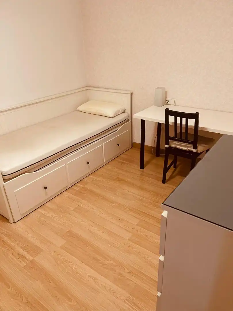 Habitación de Piso de alquiler en Granada con Aire acondicionado, Calefacción y Parquet