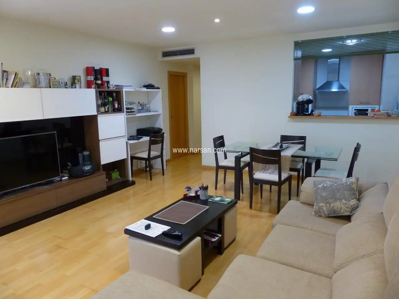 Sala d'estar de Pis en venda en Castellón de la Plana / Castelló de la Plana amb Aire condicionat, Terrassa i Moblat