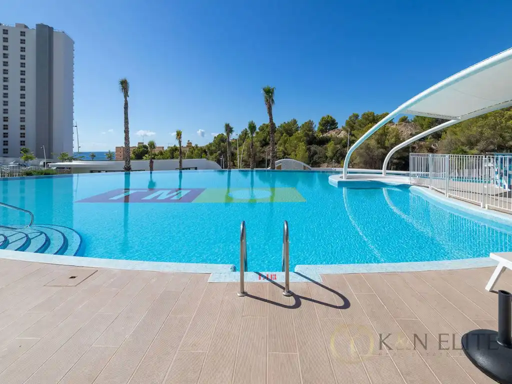 Swimming pool of Flat for sale in Benidorm  with Air Conditioner, Terrace and Swimming Pool
