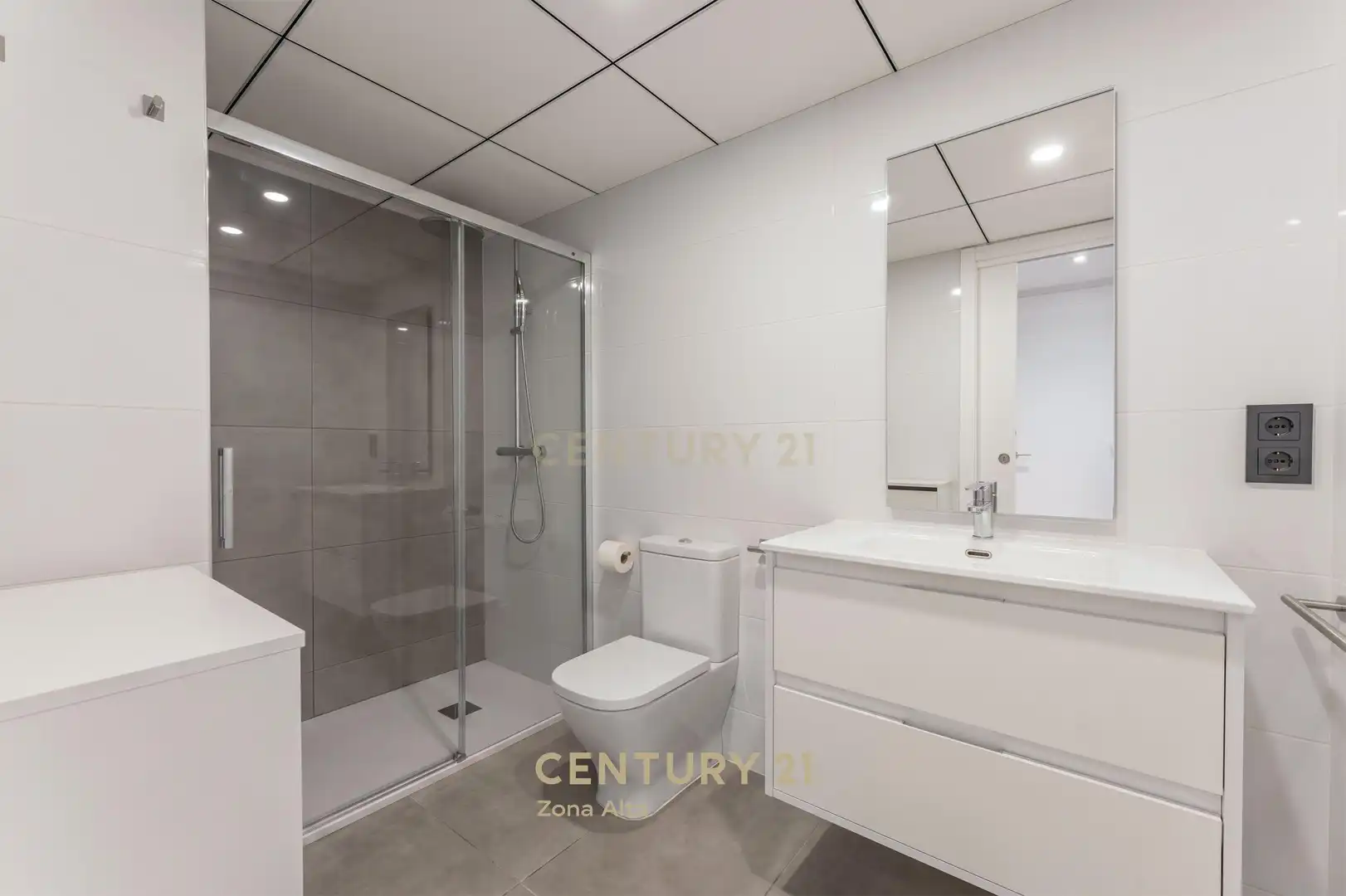 Bathroom of Buildings for sale in Vilafranca del Penedès  with Community pool
