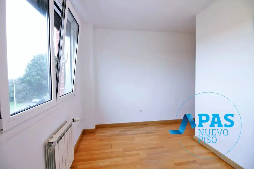 Bedroom of Flat for sale in Santander  with Heating, Private garden and Storage room