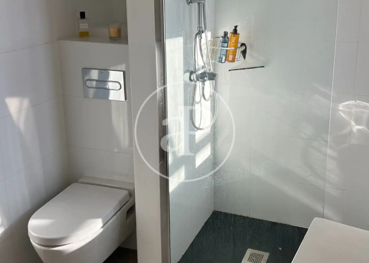 Badezimmer von Wohnung zur Miete in  Palma de Mallorca mit Klimaanlage, Heizung und Terrasse