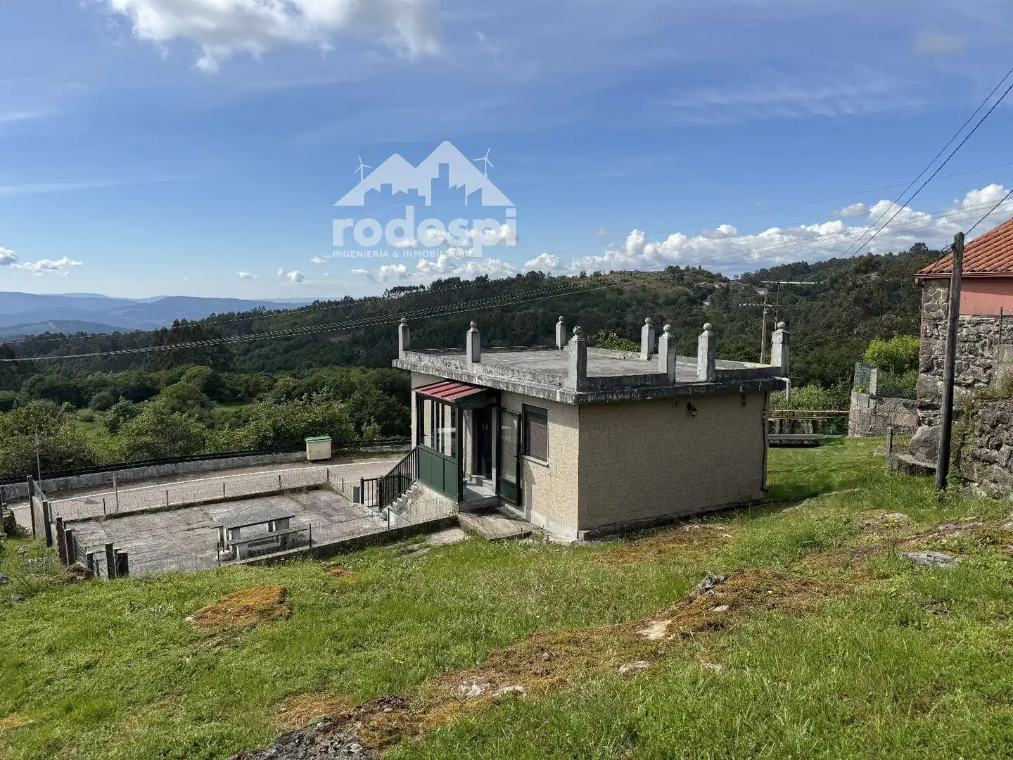Houses for sale in Covelo  with Storage room and Furnished