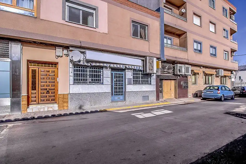 Vista exterior de Local en venta en Valdepeñas