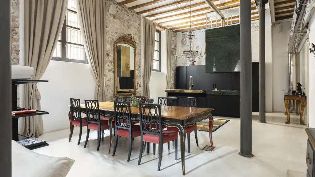 Menjador de Apartament en venda en Barcelona amb Aire condicionat i Calefacció