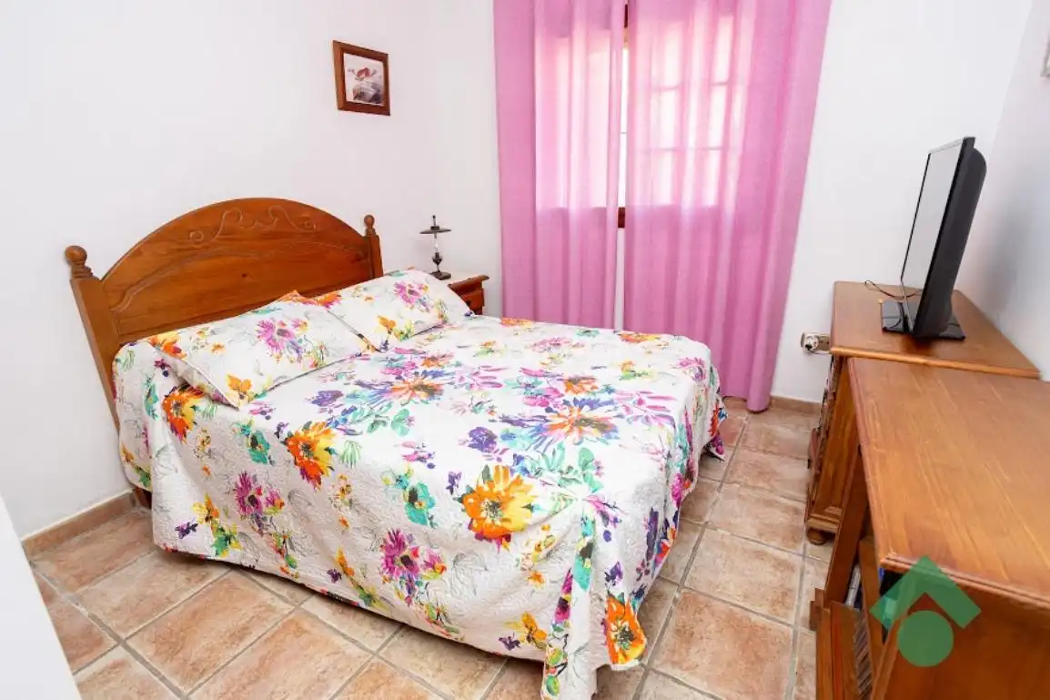 Bedroom of Houses for sale in Algeciras  with Heating and Swimming Pool