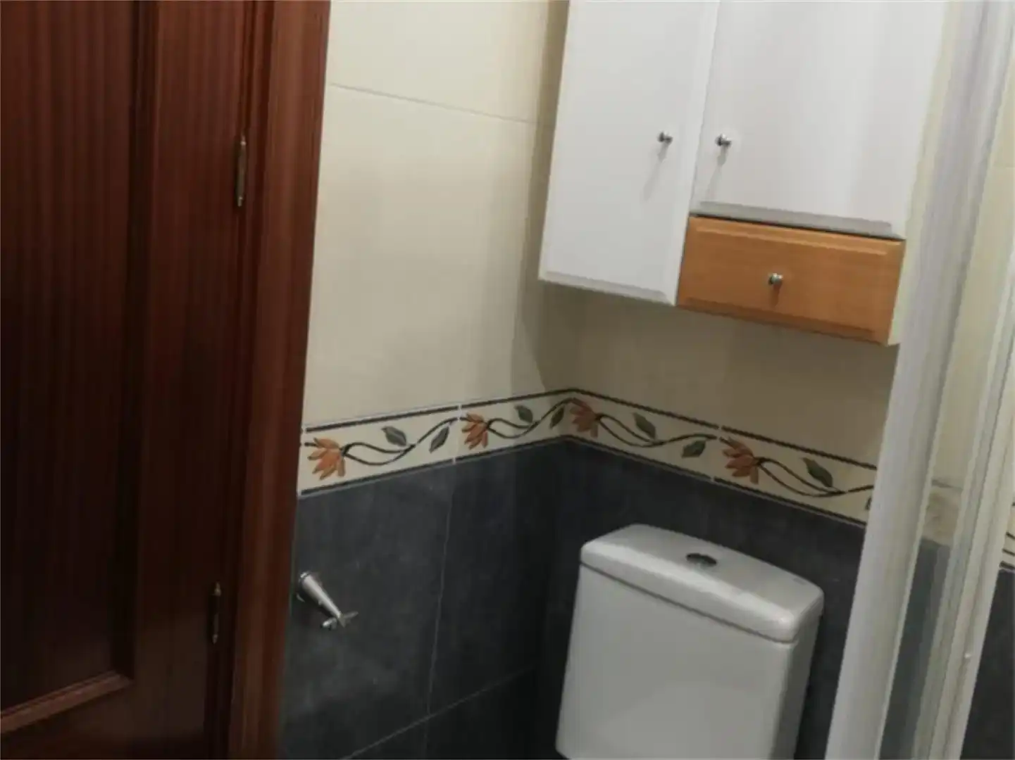 Bany de Pis en venda en Legazpi amb Balcó