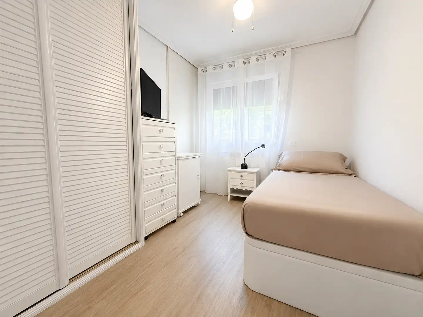 Bedroom of Flat for sale in Getafe  with Air Conditioner, Heating and Storage room