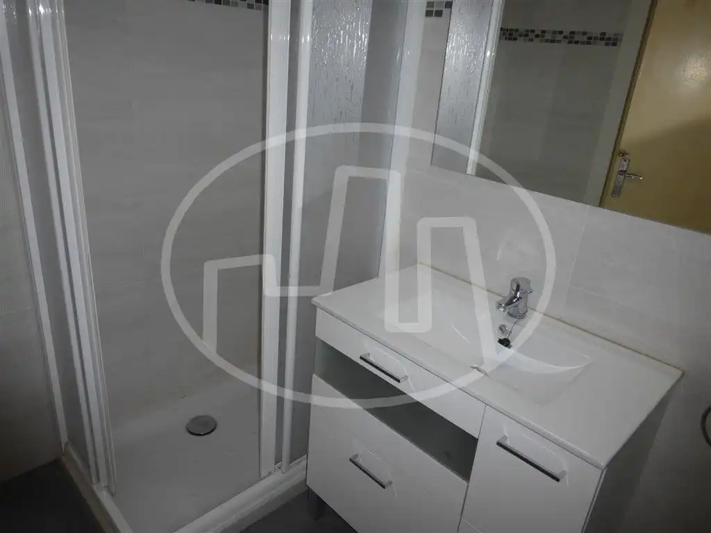Flat for rent in Calle Río Ega, Azpilañaga