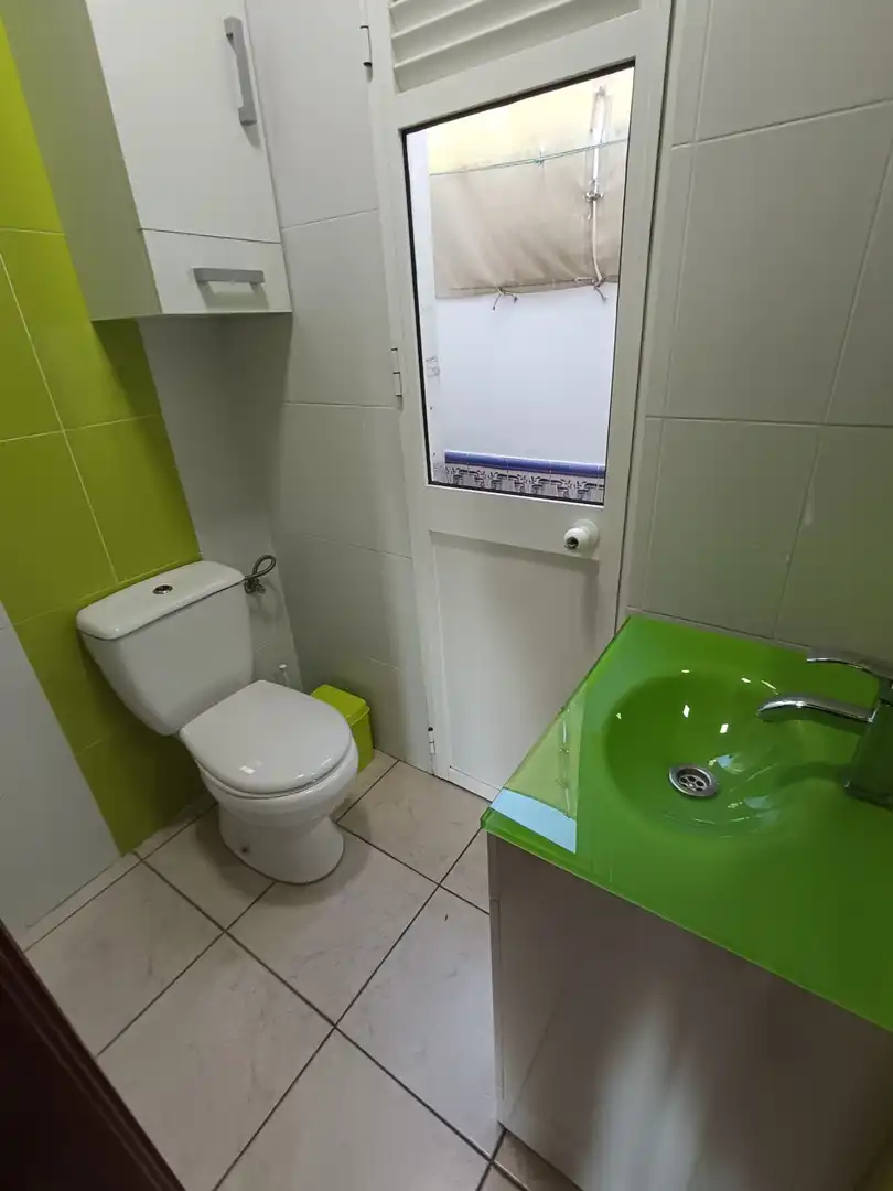 Baño de Casa adosada de alquiler en Valverde del Camino