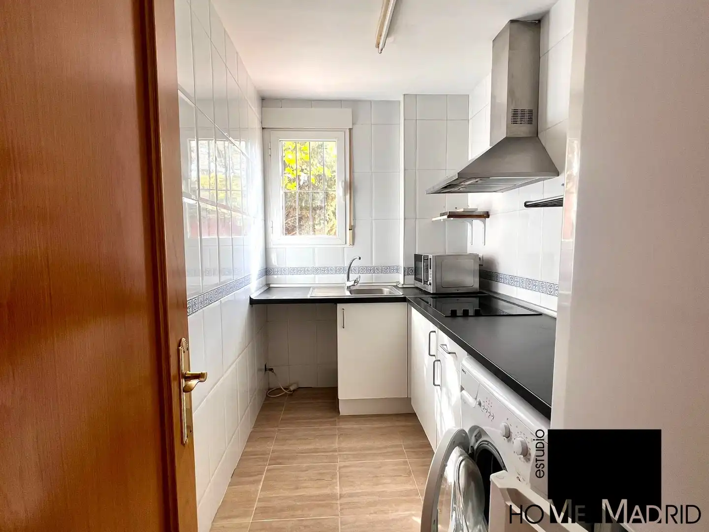 Cuina de Planta baixa en venda en Madrid amb Calefacció, Jardí privat i Traster