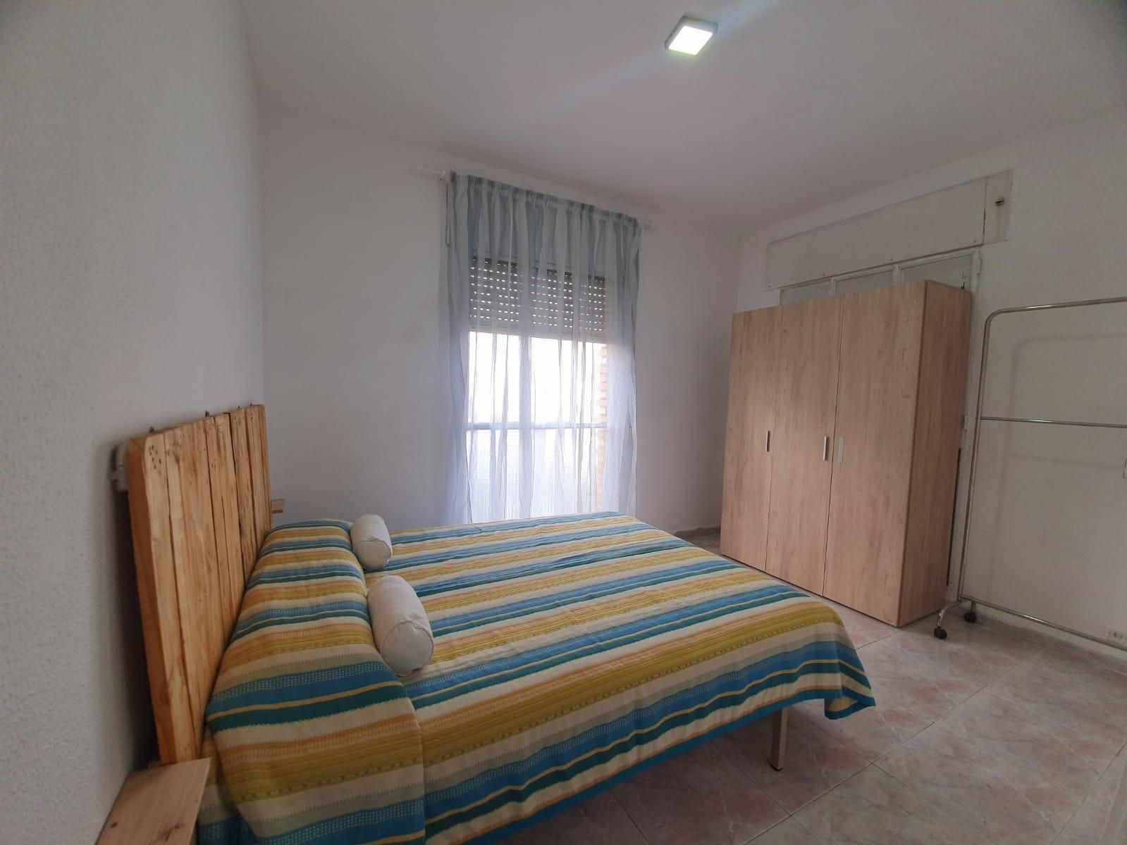 Habitación de Piso de alquiler en Algeciras con Balcón