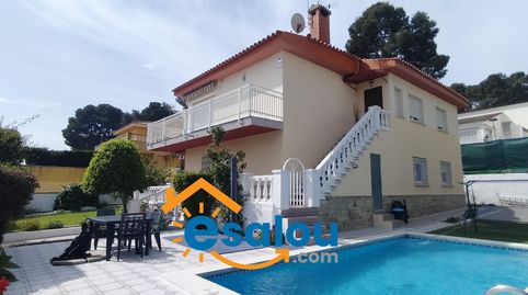 OPORTUNIDAD !!! Chalet Independiente en calle Cosse en Salou con Piscina !!!