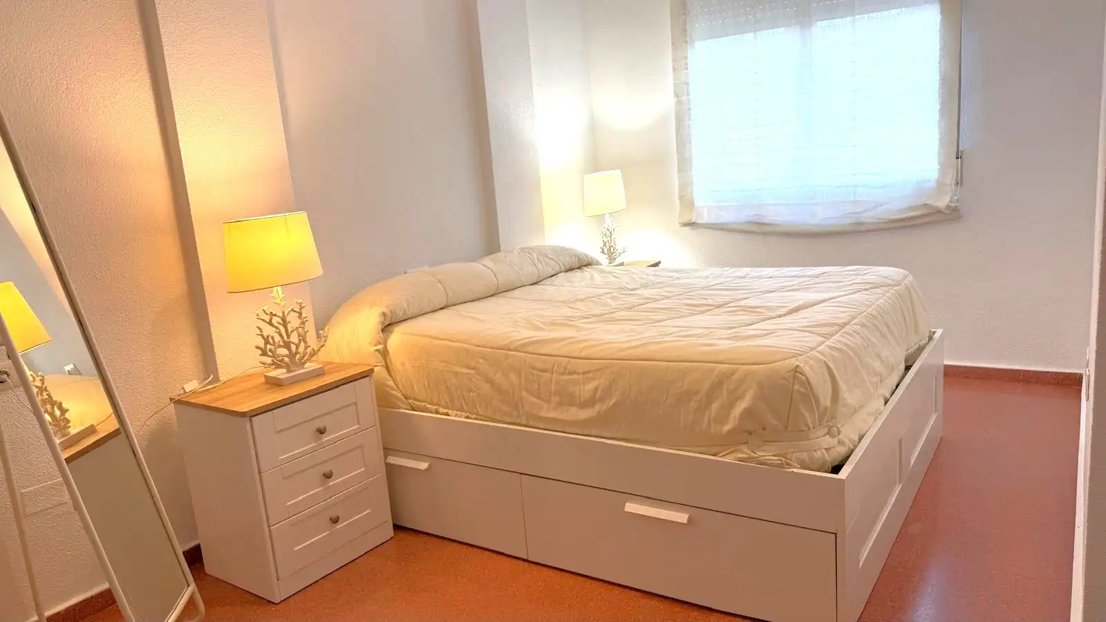 Terraced house with terrace to rent in Calle Pintor Saura Pacheco, imagen 11
