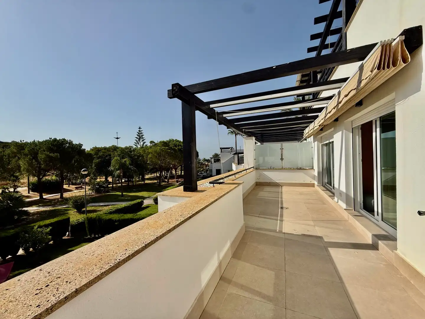 Terrasse von Einfamilien-Reihenhaus zur Miete in Las Chapas - El Rosario