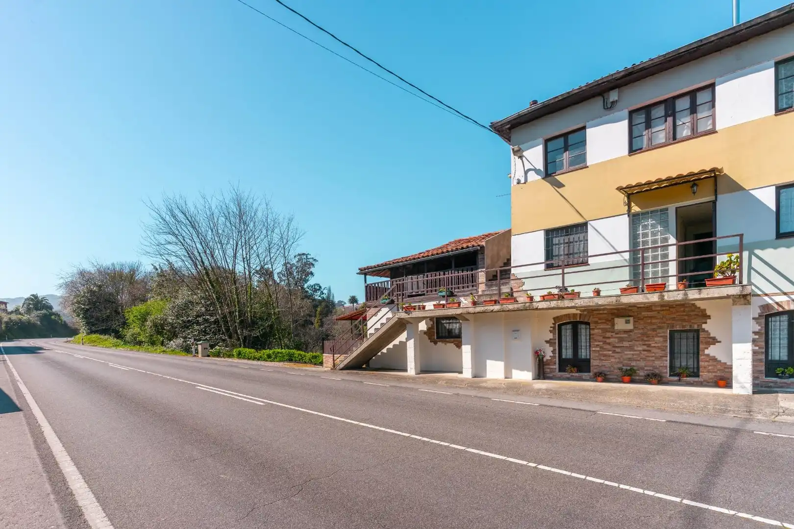 Vista exterior de Casa o xalet en venda en Muros de Nalón amb Calefacció, Jardí privat i Traster