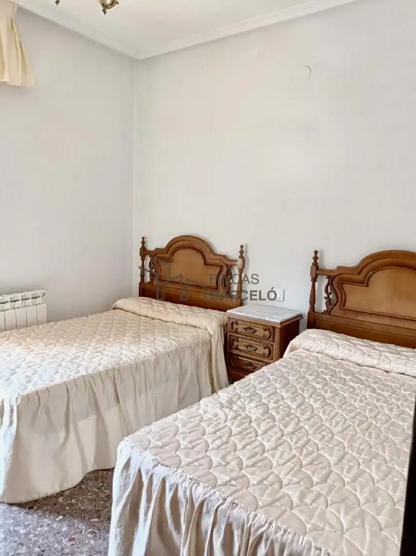 Habitación de Casa adosada en venta en Tauste