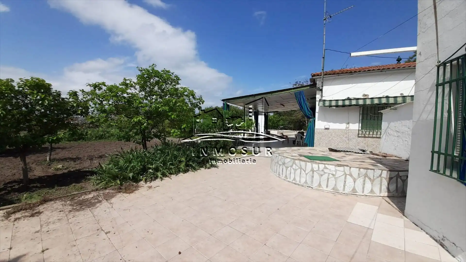 Vista exterior de Casa o chalet en venta en Lucena con Trastero y Piscina