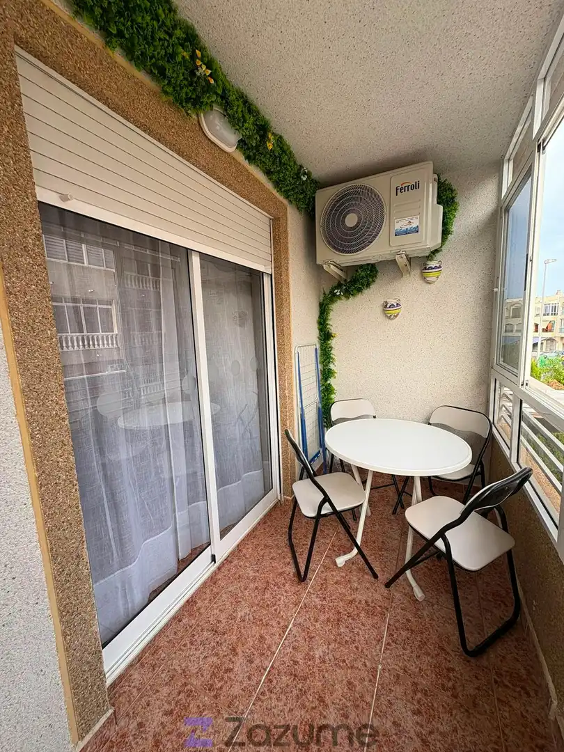 Terraza de Piso de alquiler en Torrevieja con Aire acondicionado, Calefacción y Piscina