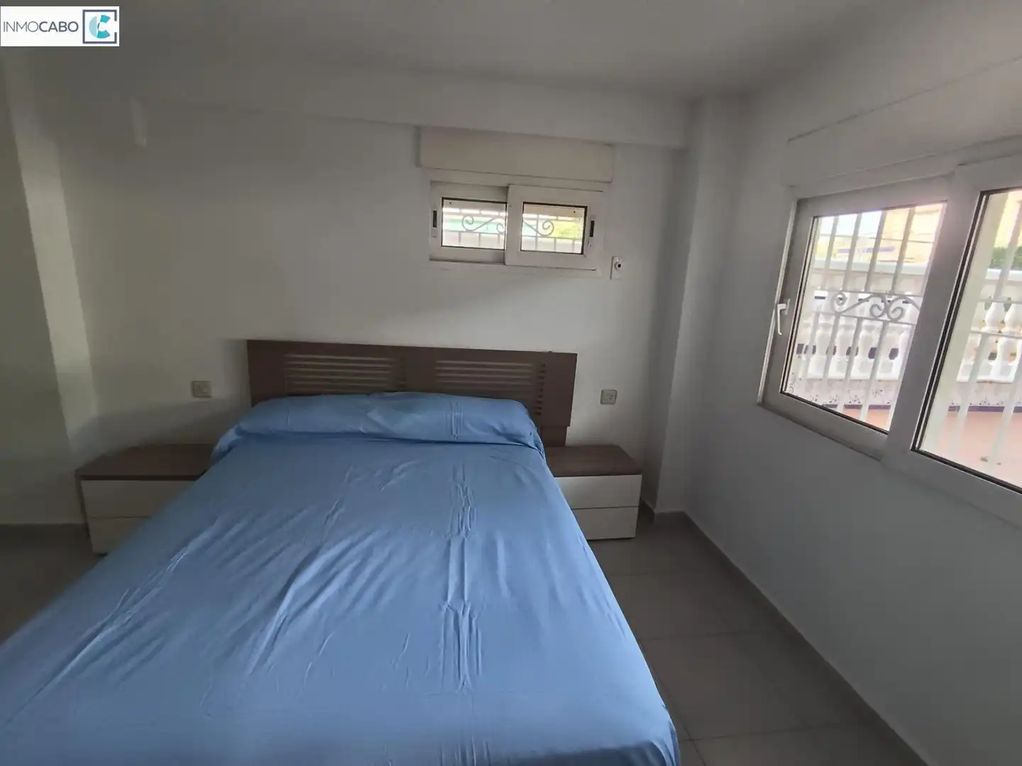 Dormitori de Apartament de lloguer en Los Alcázares amb Aire condicionat, Terrassa i Traster