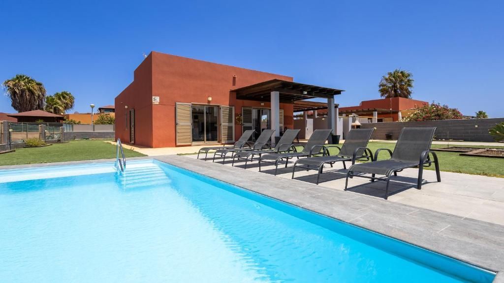 Swimming pool of House or chalet for sale in Antigua