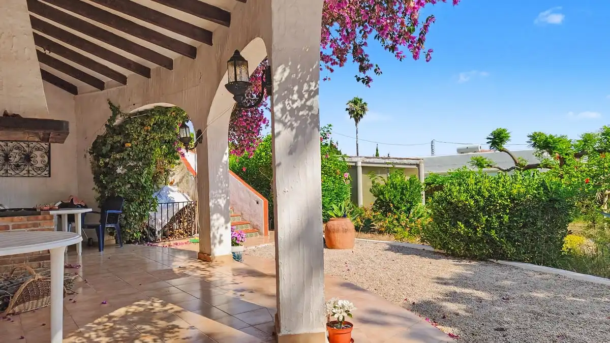 Außenansicht von Haus oder Chalet zum Verkauf in Dénia mit Heizung, Privatgarten und Terrasse