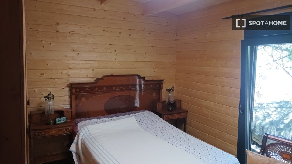 Dormitori de Pis de lloguer en El Boalo - Cerceda – Mataelpino amb Aire condicionat, Calefacció i Moblat