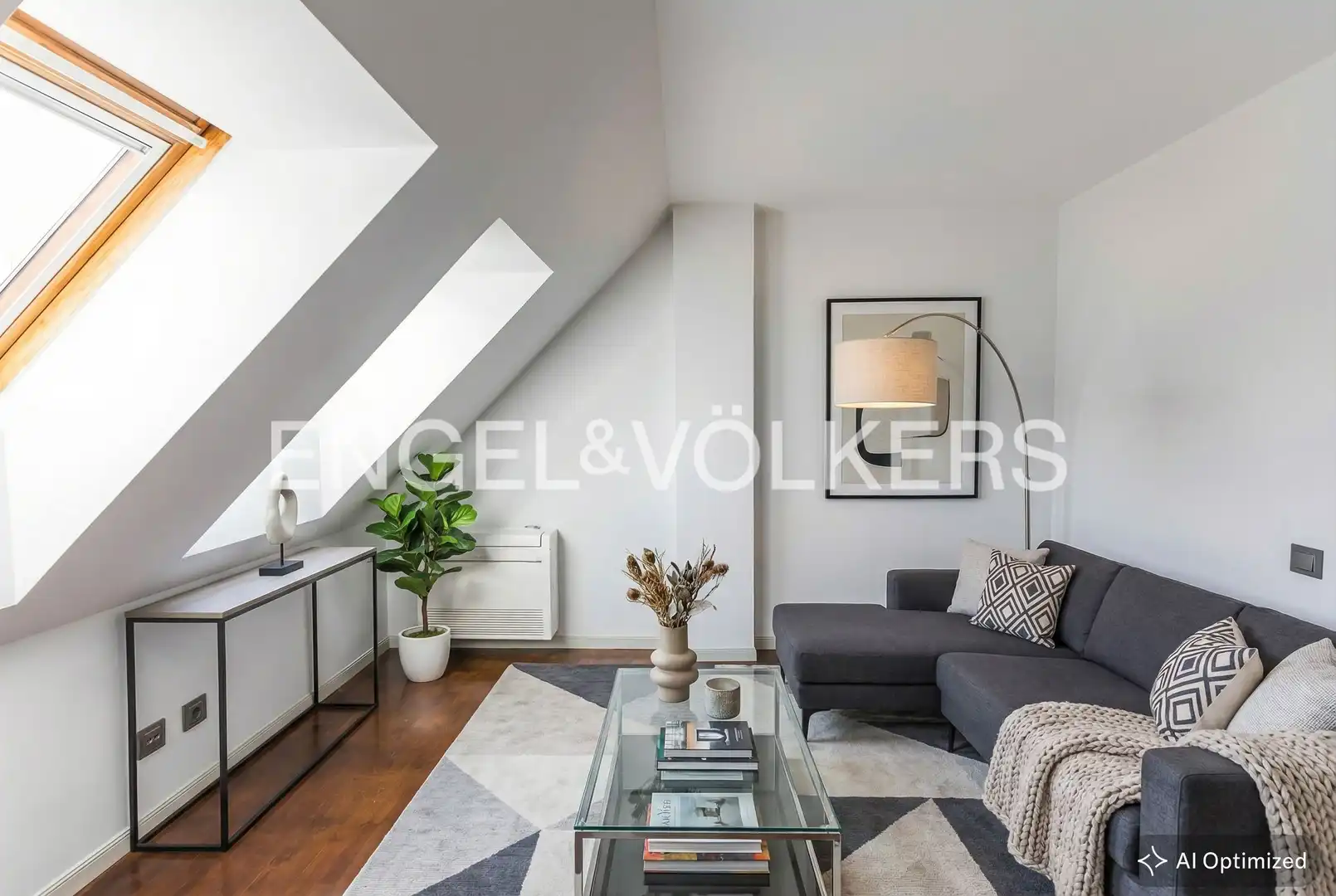 Sala d'estar de Àtic de lloguer en Madrid amb Aire condicionat, Calefacció i Parquet