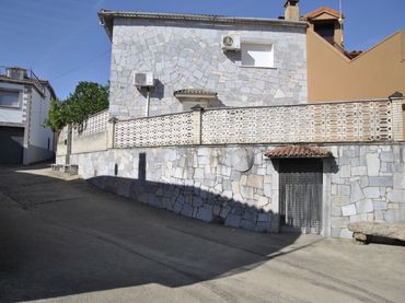 Casa con balcone in vendita a Calle Armona