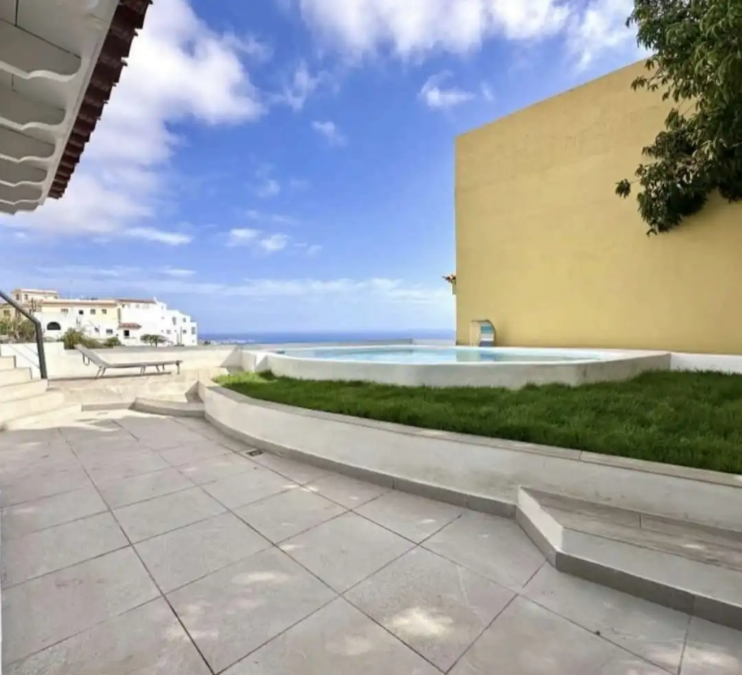 Piscina de Casa o xalet en venda en Adeje amb Jardí privat, Terrassa i Piscina