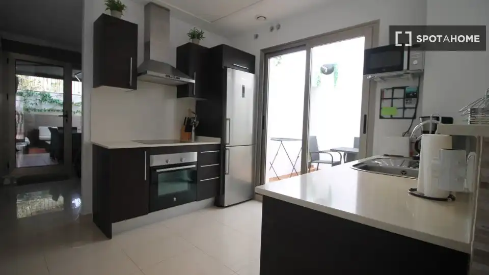 Cuina de Apartament per a compartir en Torrevieja amb Aire condicionat, Calefacció i Terrassa
