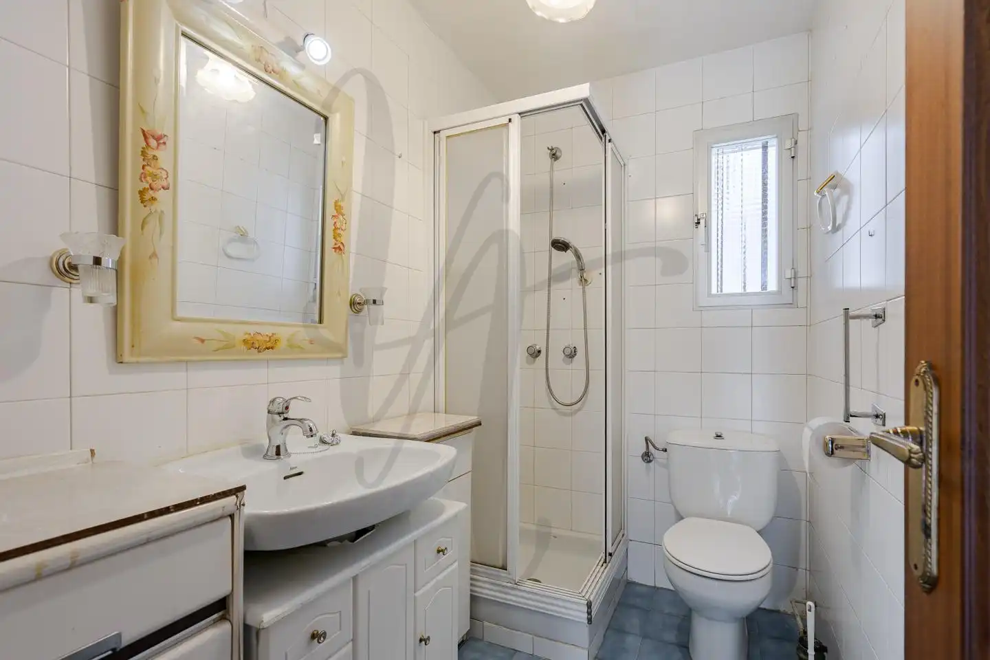 Baño de Planta baja en venta en Madrid con Calefacción