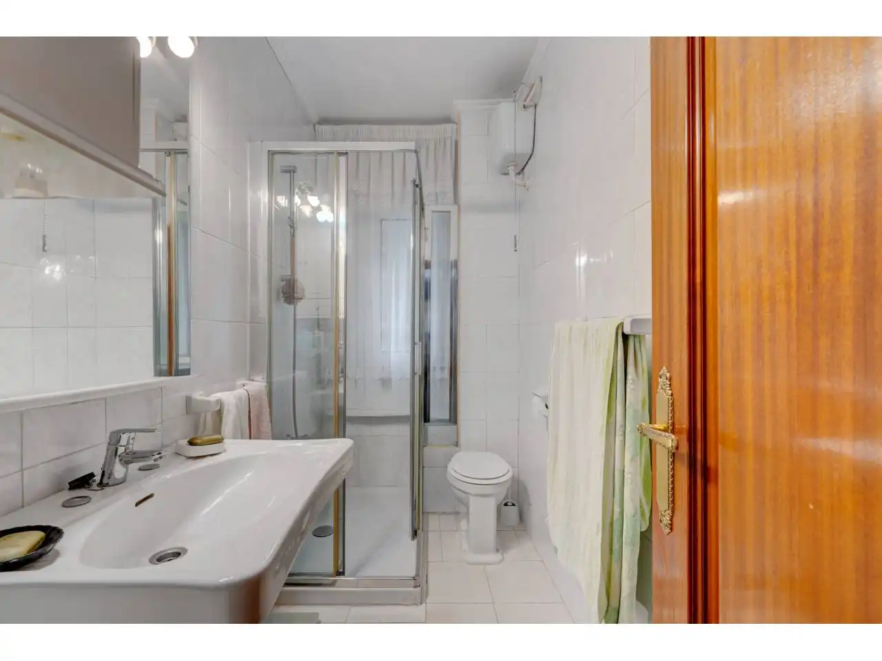 Bathroom of Flat for rent in Castro-Urdiales  with Heating and Terrace