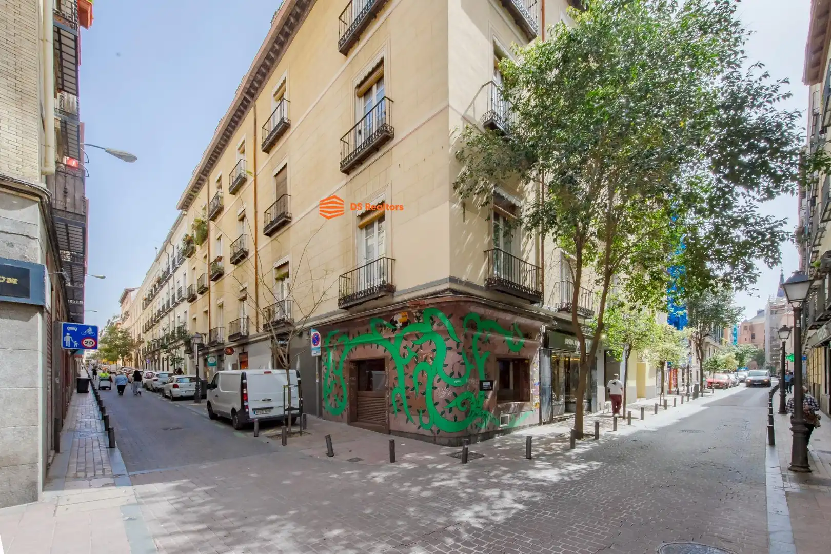 Außenansicht von Wohnung zur Miete in Madrid mit Heizung, Möbliert und Balkon