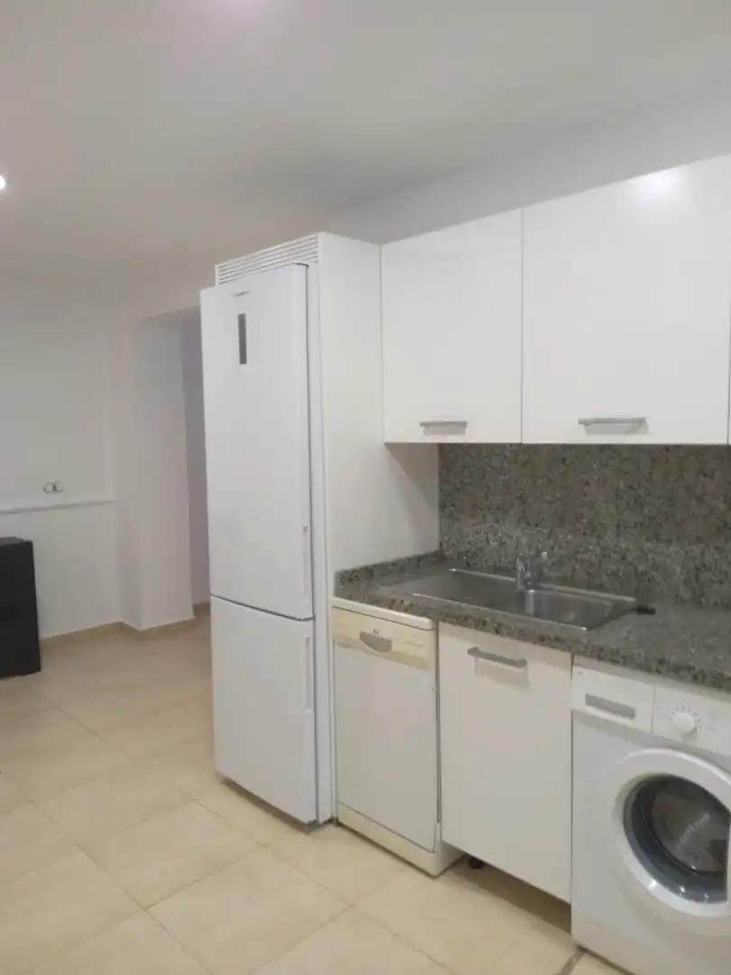 Küche von Wohnung zur Miete in Sevilla mit Klimaanlage, Heizung und Waschmaschine