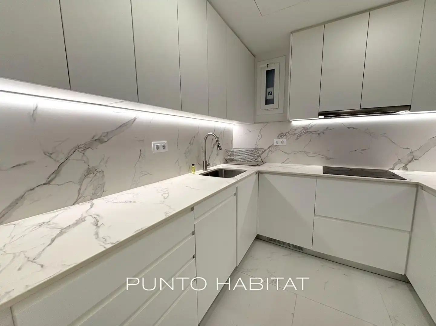 Piso con terraza en venta en Carrer del Consell de Cent, imagen 18