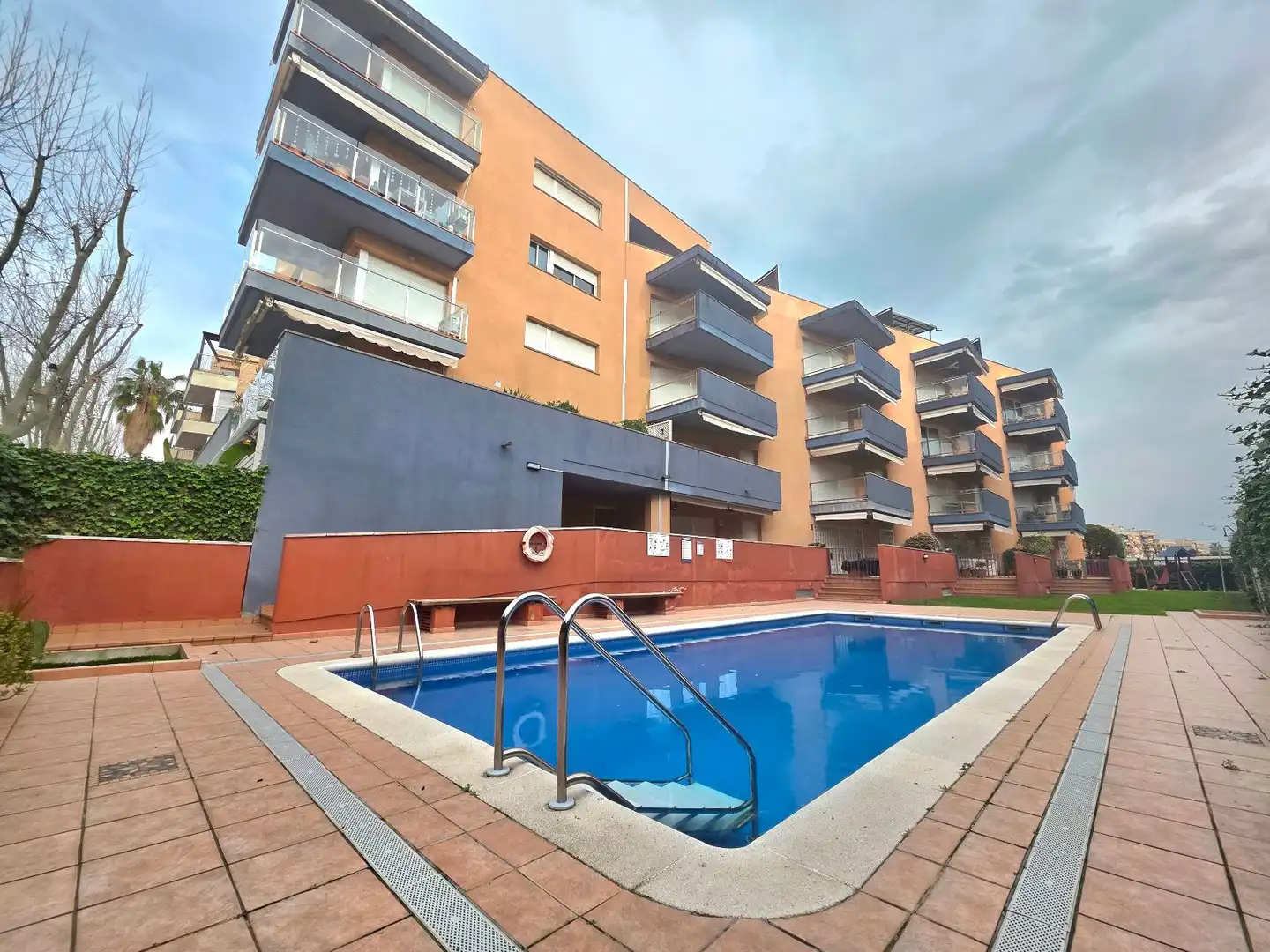 Dúplex con piscina en venta en Mediterrani del