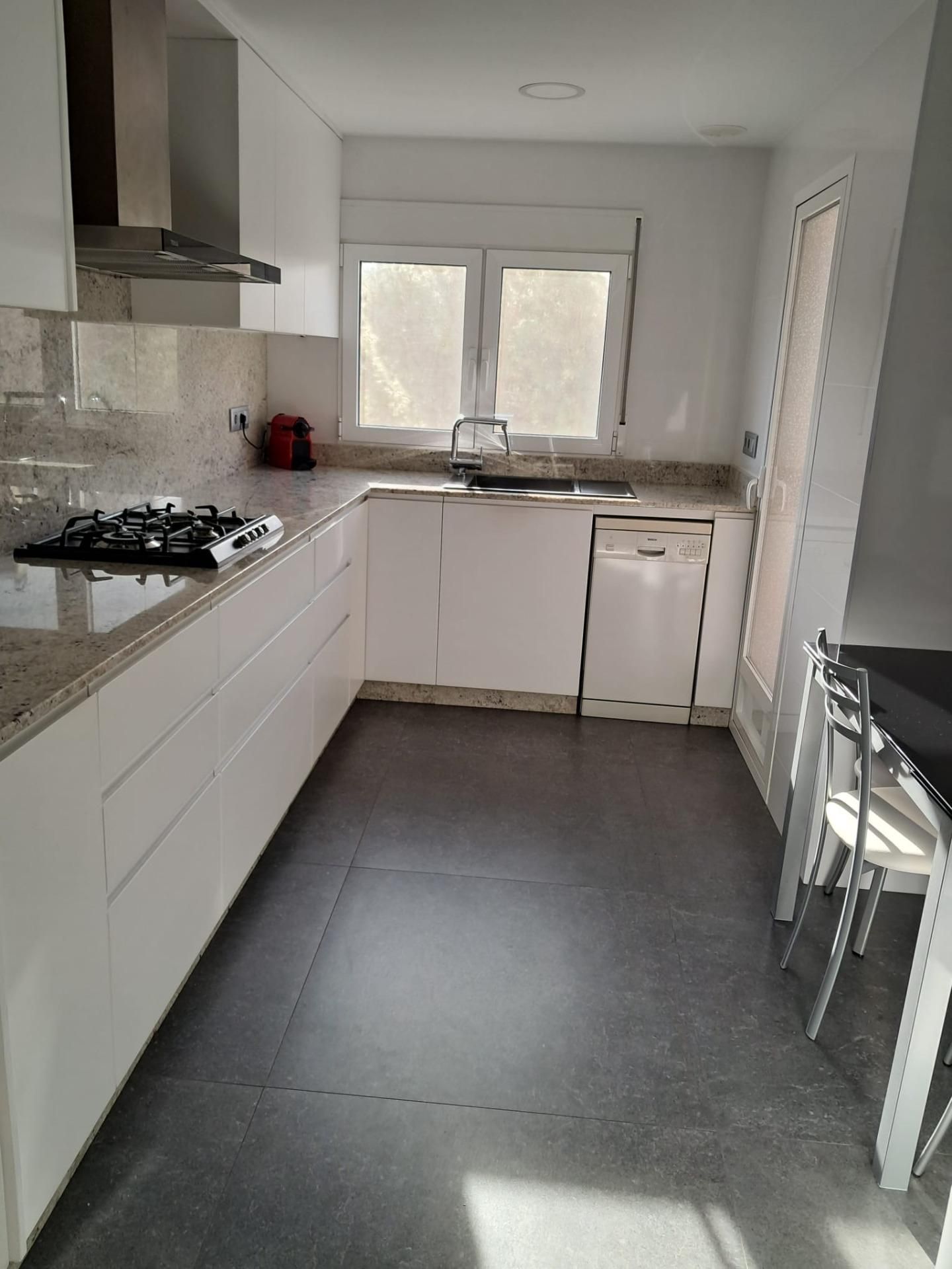 Kitchen of Flat for sale in  Valencia Capital  with Air Conditioner, Private garden and Balcony