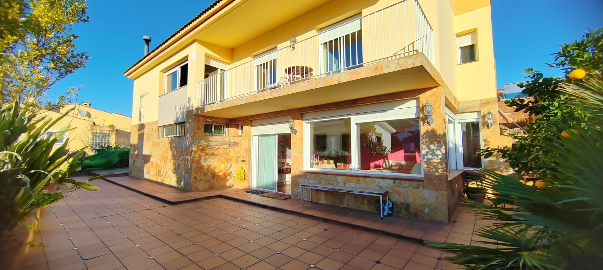 Vista exterior de Casa o xalet en venda en Blanes amb Calefacció, Jardí privat i Terrassa