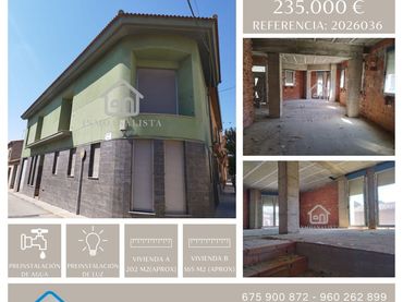 Terraced house with balcony for sale in Calle Ollería San Antonio
