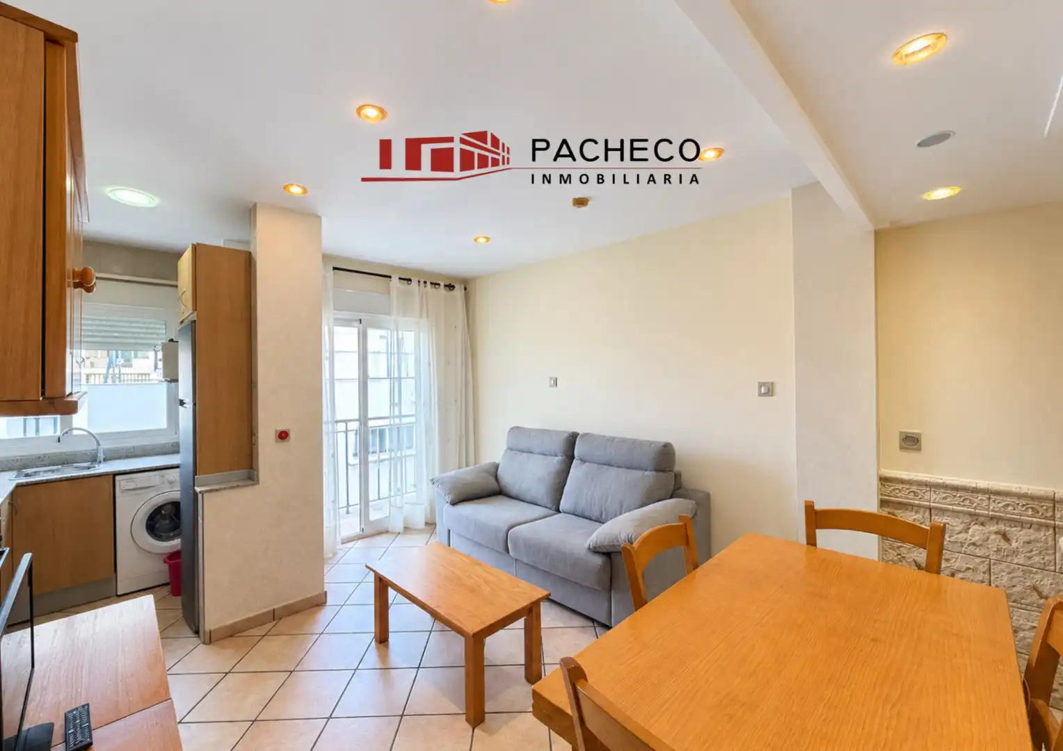 Apartament amb balcó en venda a Casco Antiguo