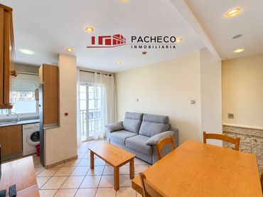 Apartament amb balcó en venda a Casco Antiguo