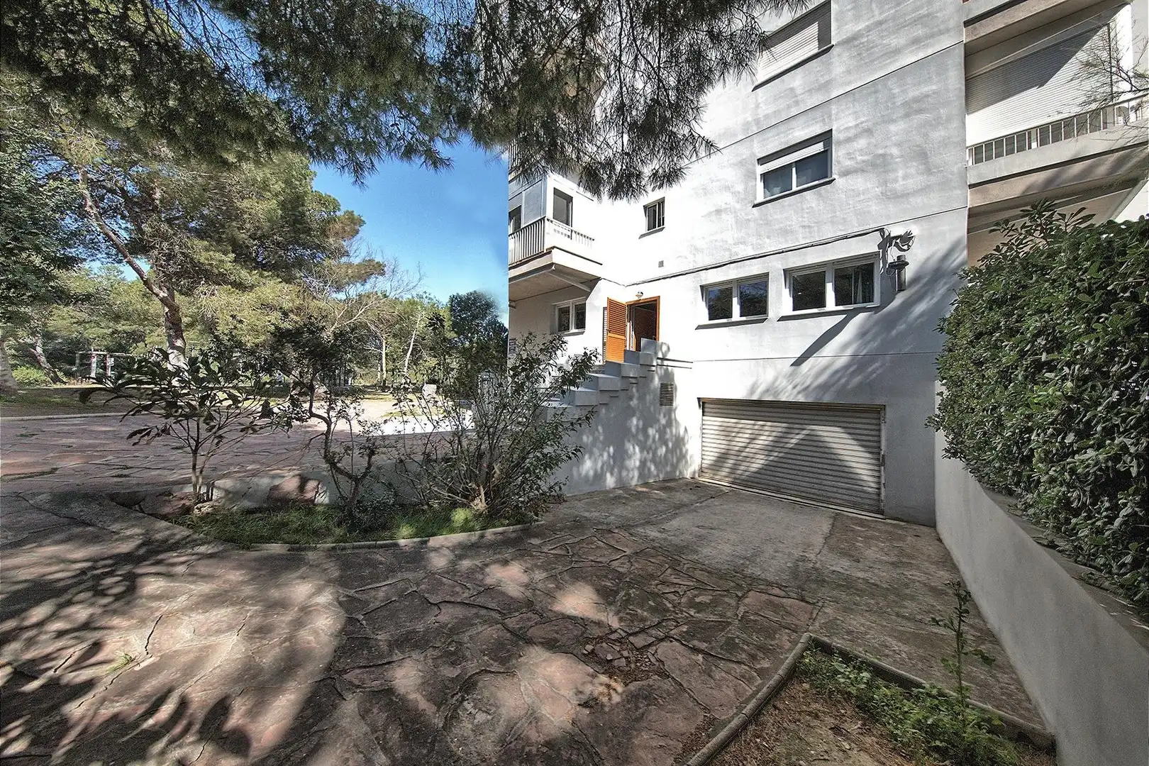 Exterior view of Ground floor for sale in Valencia  with Air Conditioner, Heating and Alarm