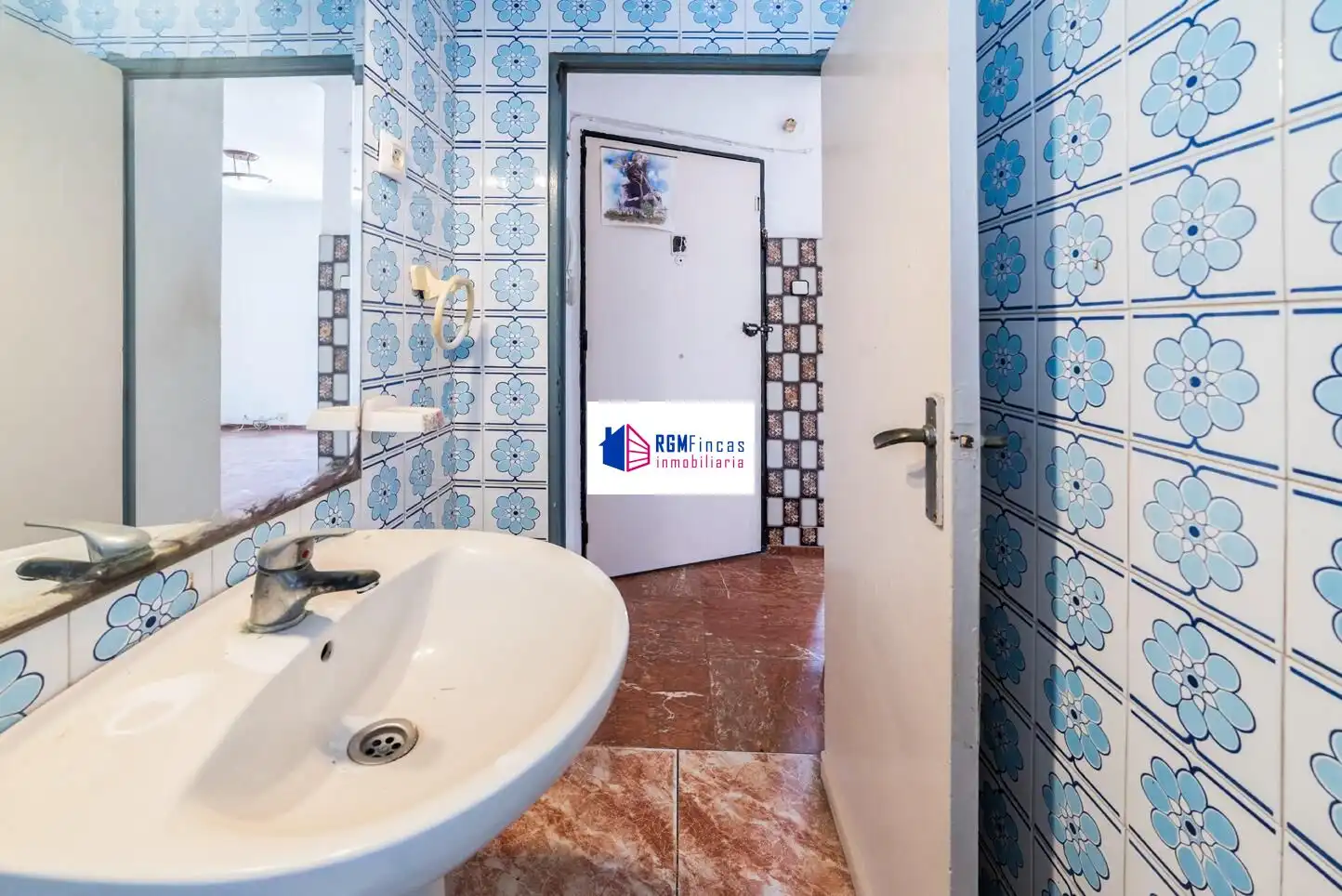 Bathroom of Flat for sale in Sevilla  with Terrace